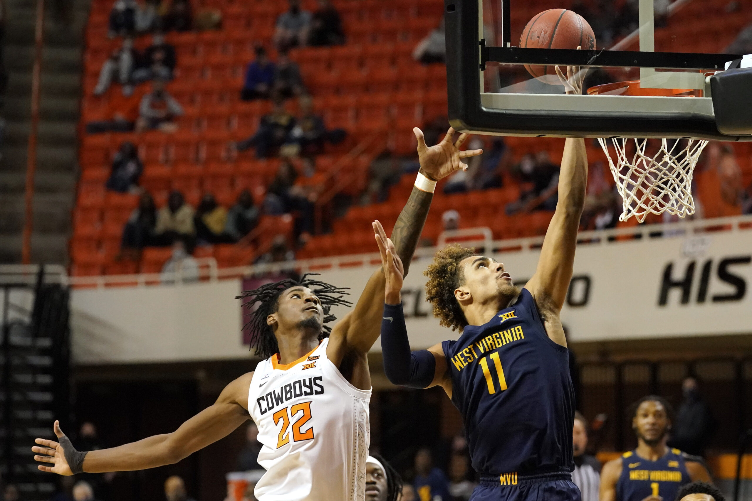 Smaller lineup opens up offensive options for West Virginia, but defense has to improve